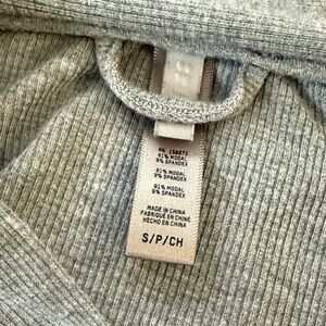 Skims grey women’s robe ribbed